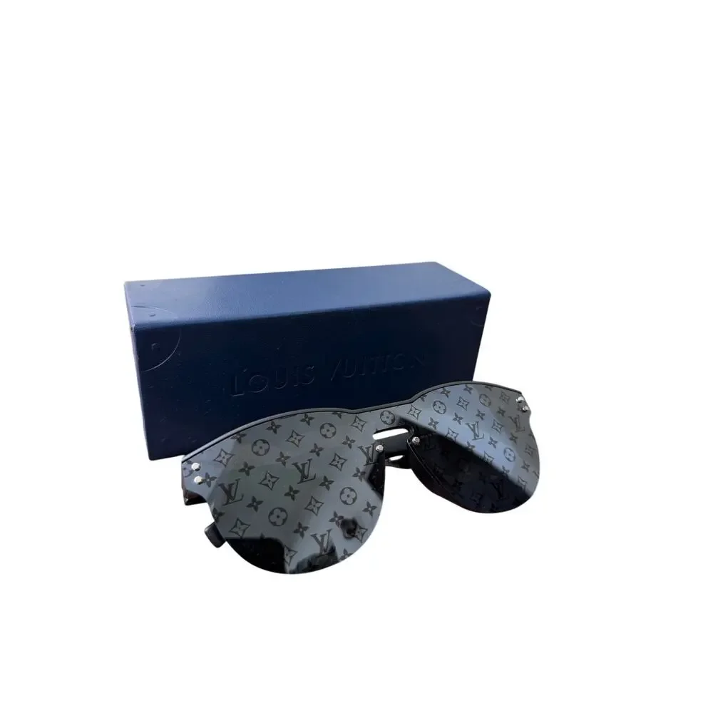 Louis Vuitton waimea round glasses